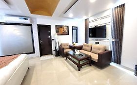 Hotel The Daanish Residency - Karol Bagh